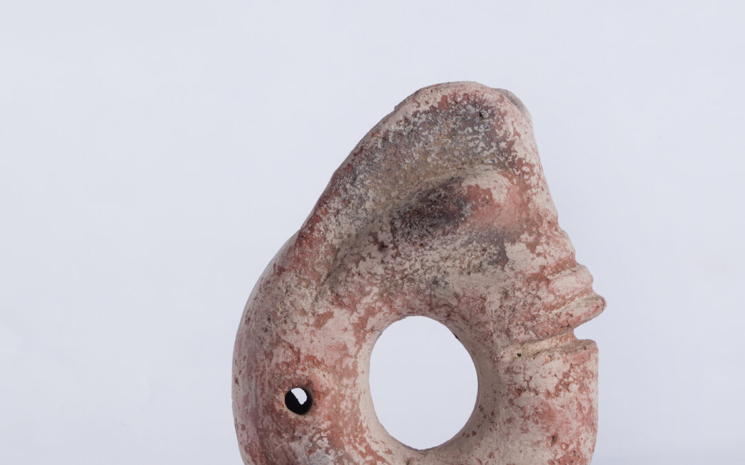 C-shaped Bear Earthenware