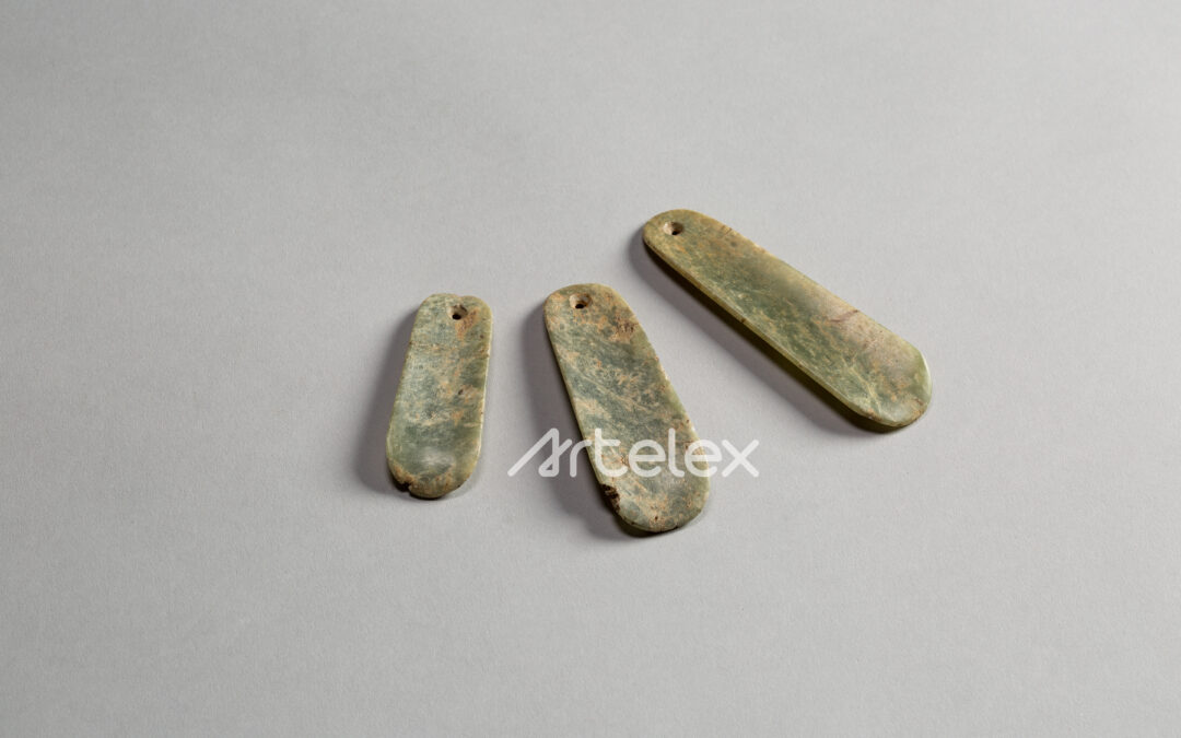 Dagger-shaped Ornaments
